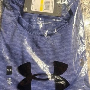 Womens under Armour T. (Short sleeve) Size medium NWT. Color is blue.